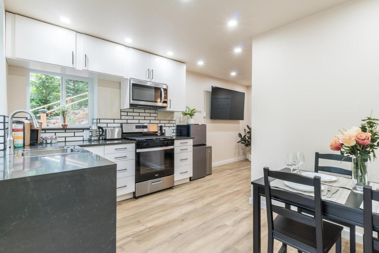 Beautiful Place With A Great Location, Free Parking, Wifi & Large Tv. Federal Way Exteriör bild