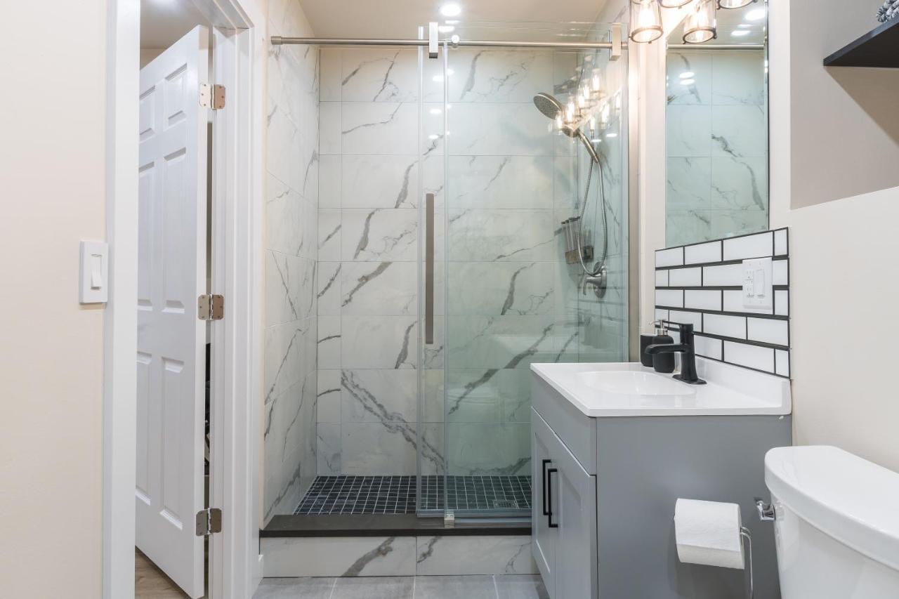Beautiful Place With A Great Location, Free Parking, Wifi & Large Tv. Federal Way Exteriör bild