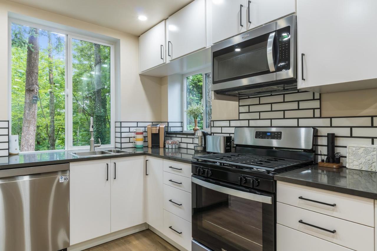 Beautiful Place With A Great Location, Free Parking, Wifi & Large Tv. Federal Way Exteriör bild
