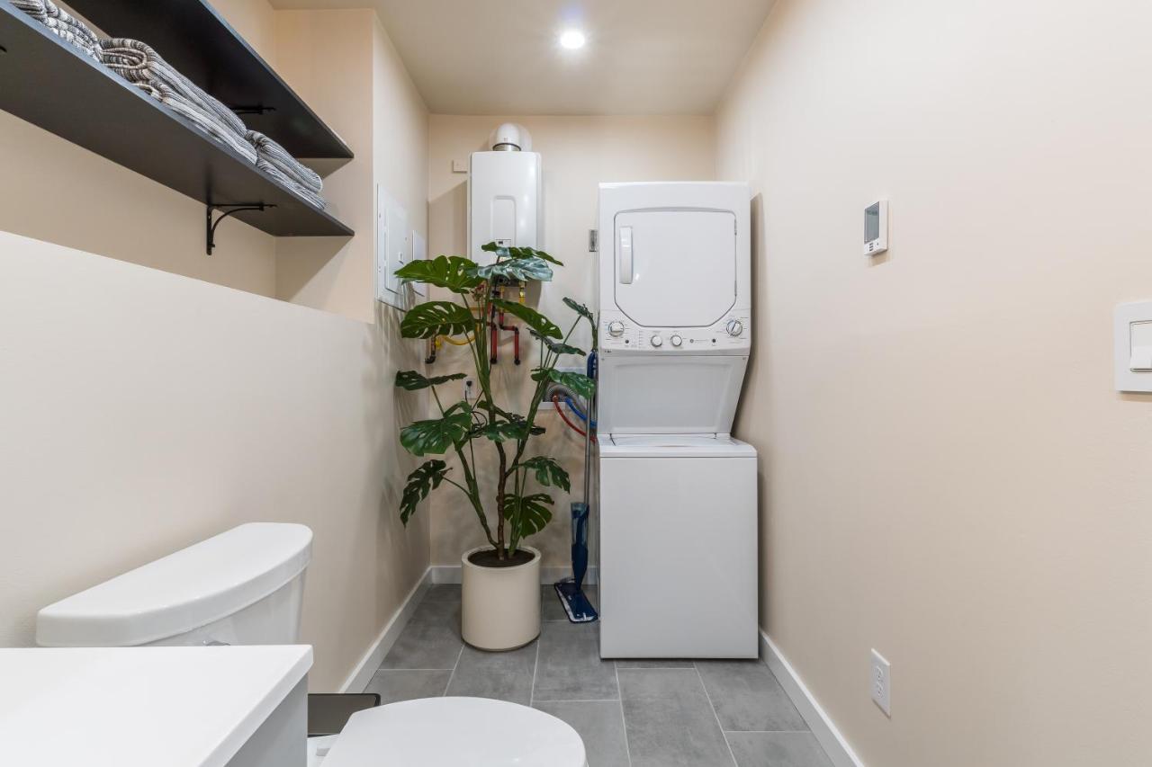 Beautiful Place With A Great Location, Free Parking, Wifi & Large Tv. Federal Way Exteriör bild