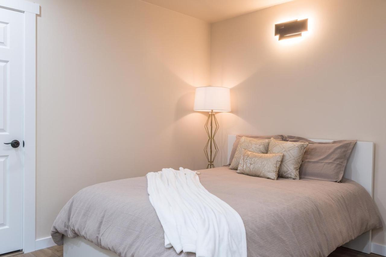 Beautiful Place With A Great Location, Free Parking, Wifi & Large Tv. Federal Way Exteriör bild